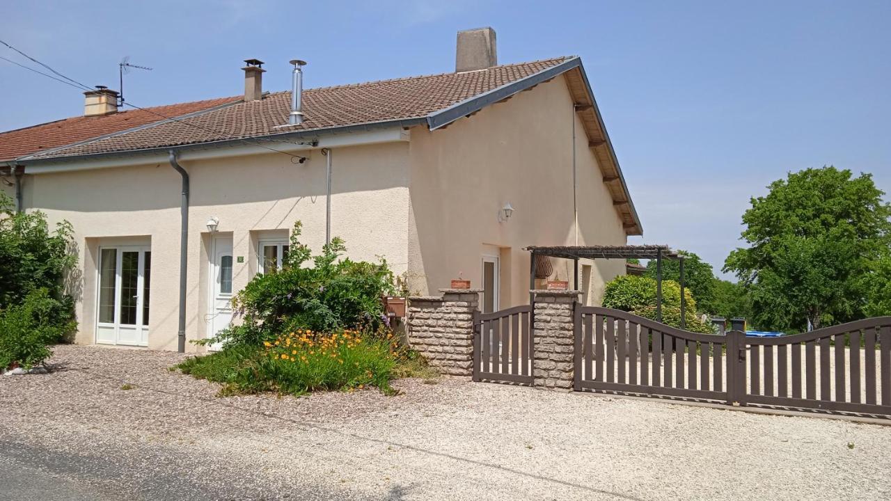 Les Jardins Des 3 Provinces- Gite Montcharvot Eksteriør billede